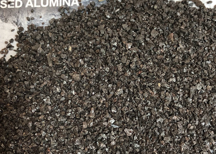 Hoog Alumina Vuurvast Overhellend het Aluminiumgruis 9 van het Oven Bruin Korund Mohs